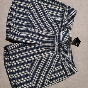 New BCBGMAXAZRIA shorts. Size 6, low rise, blue and white.
